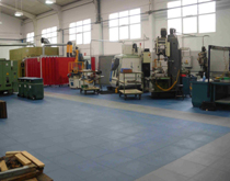 機(jī)械加工廠車間用地板膠 耐壓 耐磨 防滑 防油 耐化學(xué)性車間地面處理